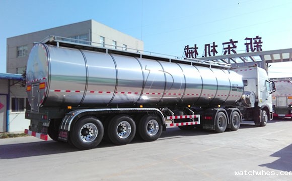 内蒙35立方不锈钢拉奶罐式运输车发货