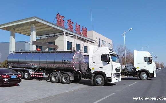 内蒙35立方不锈钢拉奶罐式运输车发货