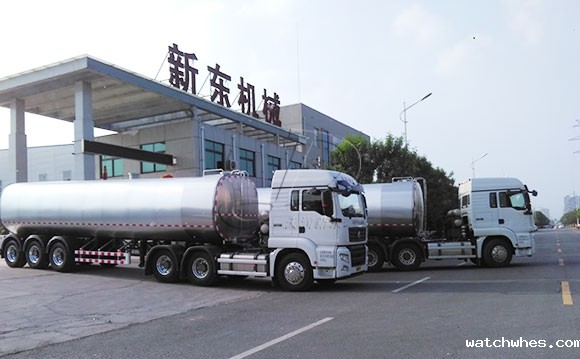 江苏某物流公司订购的两台<a href=http://xnc.xdqj.com/xnc/ target=_blank class=infotextkey>半挂<a href=/ target=_blank class=infotextkey>奶罐车</a></a>发货