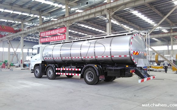 天润watchwhes牌车罐一体低温鲜奶运输车发货