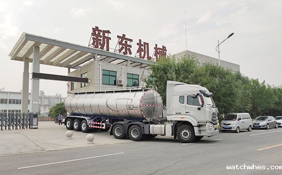 内蒙30立方9400半挂鲜牛<a href=/ target=_blank class=infotextkey><a href=/ target=_blank class=infotextkey>奶罐车</a></a>发货现场