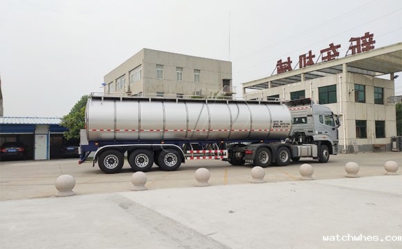 内蒙30立方9400半挂鲜牛<a href=/ target=_blank class=infotextkey><a href=/ target=_blank class=infotextkey>奶罐车</a></a>发货现场