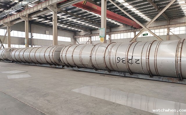 星空体育app官网入口16台液体牛奶运输大罐车紧张生产中!