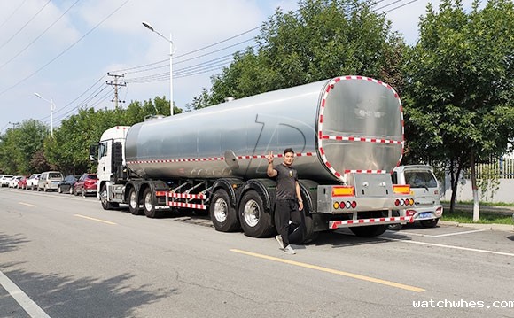 半挂牛奶运输背罐车