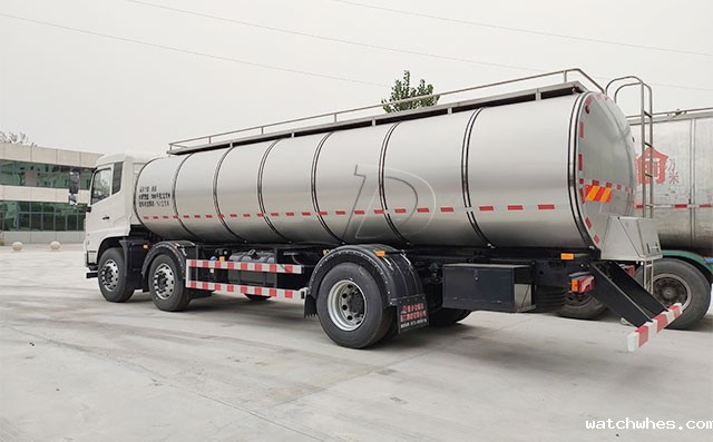 天润watchwhes牌18吨拉奶冷藏车准备发往贵州