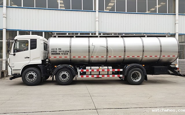 四川两台16立方液体牛奶运输车发车调试中