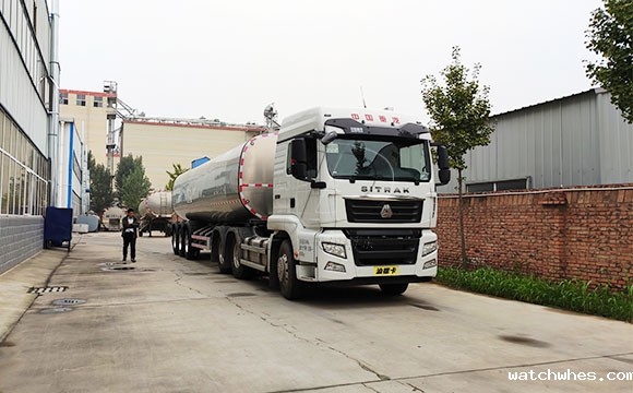 天润watchwhes半挂冷藏<a href=/ target=_blank class=infotextkey>奶罐车</a>又发货了~日发两车!连发三天!