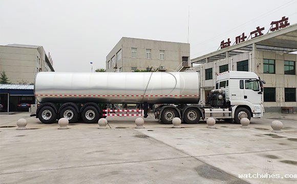 天润watchwhes半挂冷藏<a href=/ target=_blank class=infotextkey>奶罐车</a>又发货了~日发两车!连发三天!