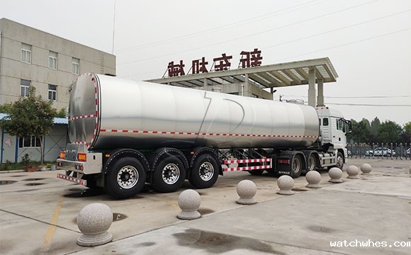 天润watchwhes半挂冷藏<a href=/ target=_blank class=infotextkey>奶罐车</a>又发货了~日发两车!连发三天!