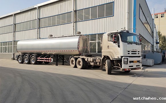 两辆天润watchwhes<a href=http://xnc.xdqj.com/xnc/ target=_blank class=infotextkey>半挂<a href=/ target=_blank class=infotextkey>奶罐车</a></a>发往重庆某物流公司