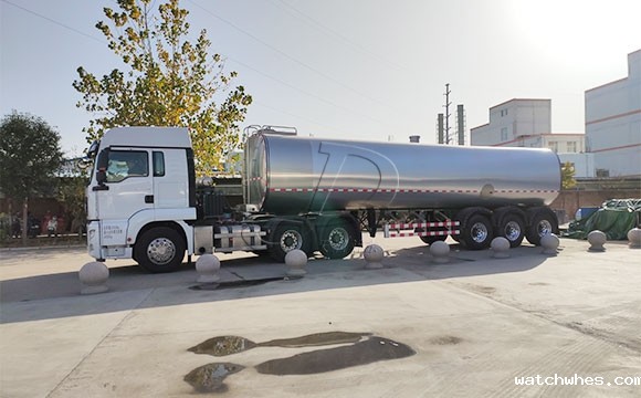 物流半挂保温冷藏<a href=/ target=_blank class=infotextkey>奶罐车</a>下午发车现场