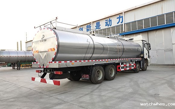 山西客户订购的解放车罐<a href=http://xnc.xdqj.com/ngc/ target=_blank class=infotextkey>一体<a href=/ target=_blank class=infotextkey>奶罐车</a></a>今日提车