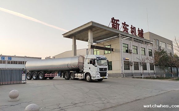 甘肃40吨大型半挂运输牛<a href=/ target=_blank class=infotextkey>奶罐车</a>下午发货