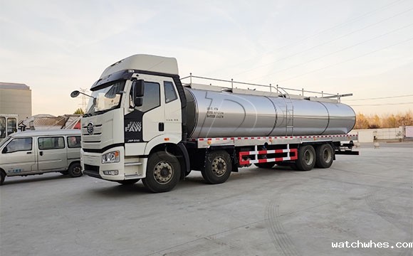 山西客户订购的解放车罐<a href=http://xnc.xdqj.com/ngc/ target=_blank class=infotextkey>一体<a href=/ target=_blank class=infotextkey>奶罐车</a></a>今日提车