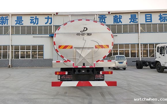 山西客户订购的解放车罐<a href=http://xnc.xdqj.com/ngc/ target=_blank class=infotextkey>一体<a href=/ target=_blank class=infotextkey>奶罐车</a></a>今日提车