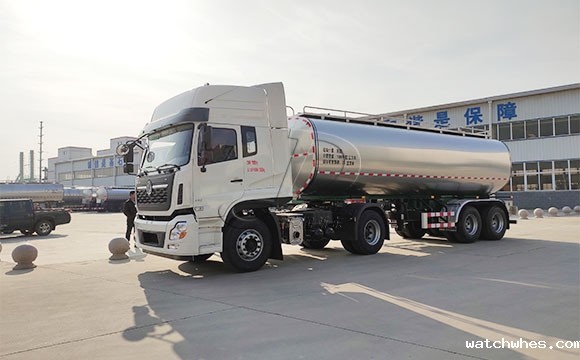 星空体育app官网入口25吨半挂拉<a href=/ target=_blank class=infotextkey>奶罐车</a>下午发往新疆