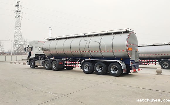 我公司天润watchwhes牌大型半挂鲜奶运送车发往河南洛阳