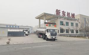 河北客户订购的两台16立方鲜奶运输罐车下午发货