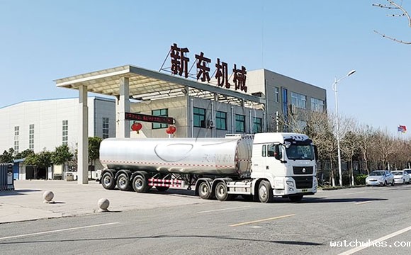 大型牛奶保温液罐车