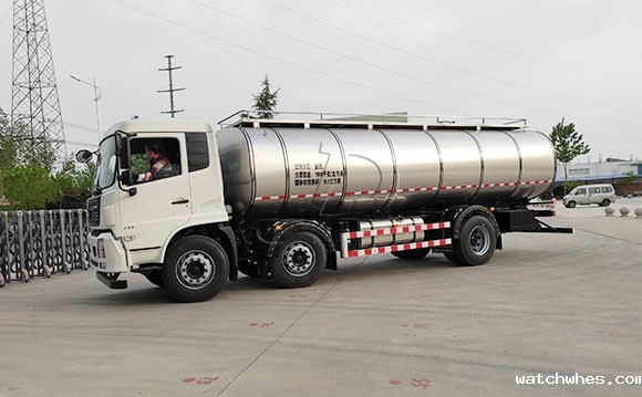 拉液体奶的不锈钢罐车