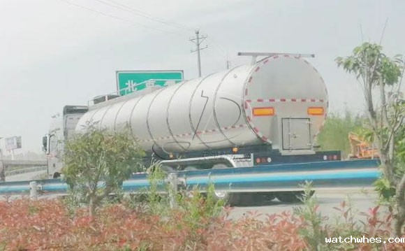 物流运输<a href=/ target=_blank class=infotextkey>奶罐车</a>