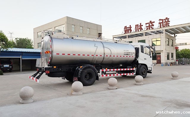 焦作客户订购的10吨一体式拉奶运输车下午发货