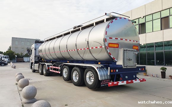 重型牵引<a href=/ target=_blank class=infotextkey>奶罐车</a>