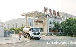 我公司10.5立方车罐一体生鲜奶运输车发往山东