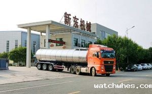 宁夏客户订购的34方生鲜牛奶拖运罐车发货