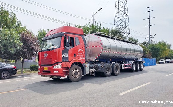 34吨罐式牛奶保温车