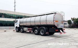 青海前四后六20吨牛奶冷链罐车按时完工待发