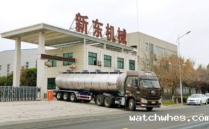 河北34吨淀粉乳运输半挂罐车客户提车现场