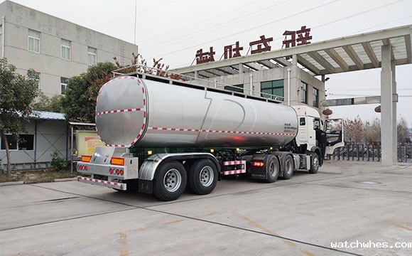 鲜奶半挂运输车