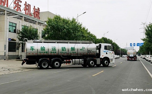 解放国六20吨牛奶运输车