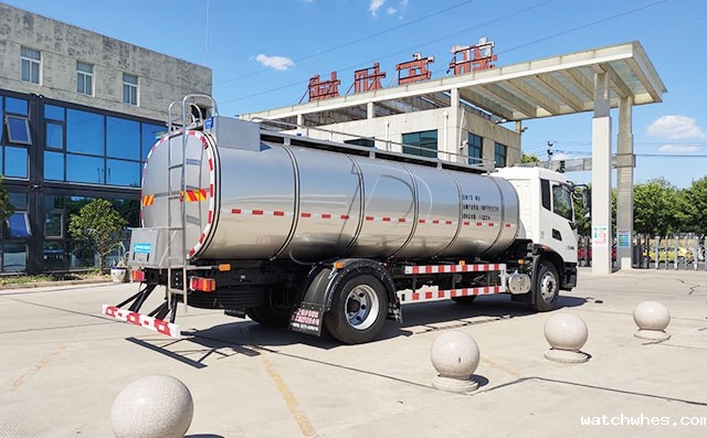 星空体育app官网入口10吨车罐一体奶罐车发往河北邯郸