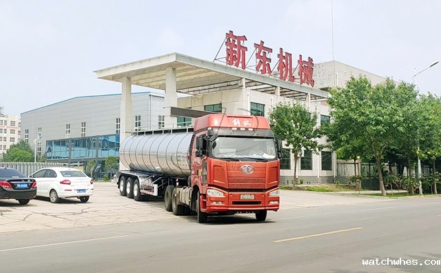 恭喜山东客户喜提34方半挂奶罐车!