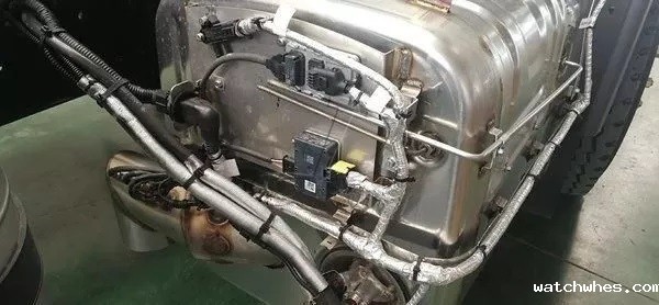 <a href=/ target=_blank class=infotextkey>奶罐车</a>底盘