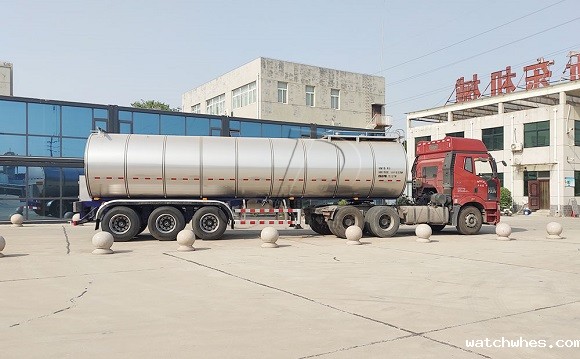 鲜奶运输半挂车
