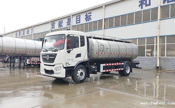 鲜奶运输车