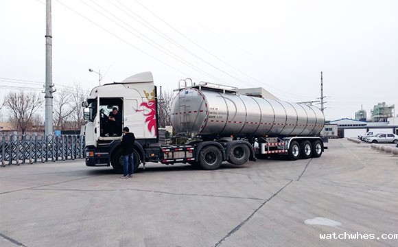 鲜奶运输罐车