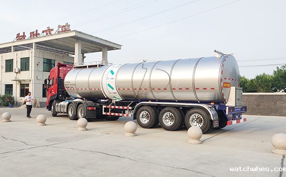 <a href=http://xnc.xdqj.com/xnc/ target=_blank class=infotextkey>半挂<a href=/ target=_blank class=infotextkey>奶罐车</a></a>