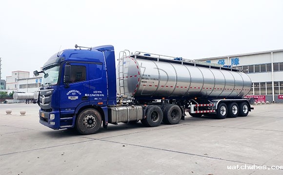 半挂牛奶运输车
