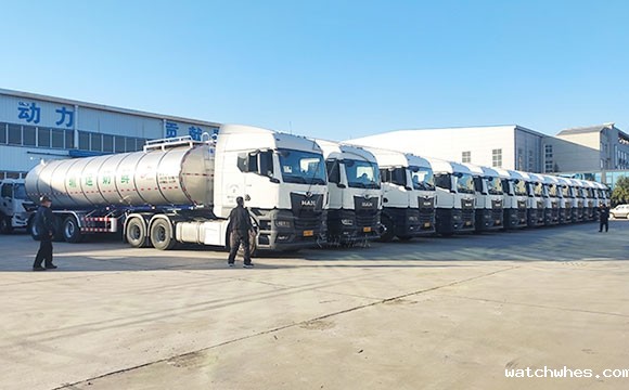 <a href=http://xnc.xdqj.com/xnc/ target=_blank class=infotextkey>半挂<a href=/ target=_blank class=infotextkey>奶罐车</a></a>