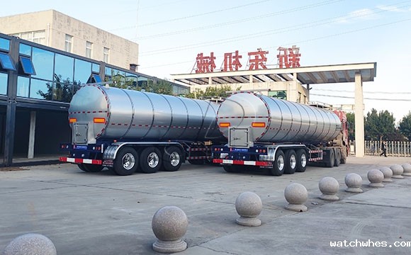 半挂鲜奶运输车