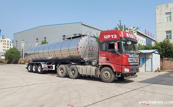 <a href=http://xnc.xdqj.com/xnc/ target=_blank class=infotextkey>半挂<a href=/ target=_blank class=infotextkey>奶罐车</a></a>