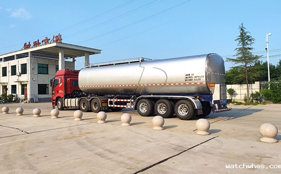 鲜奶运输半挂车