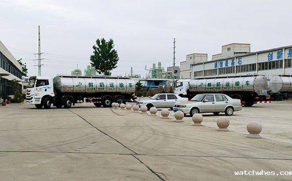 解放国六20吨牛奶运输车