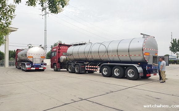 半挂运奶车