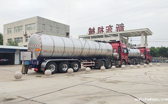 半挂运奶车
