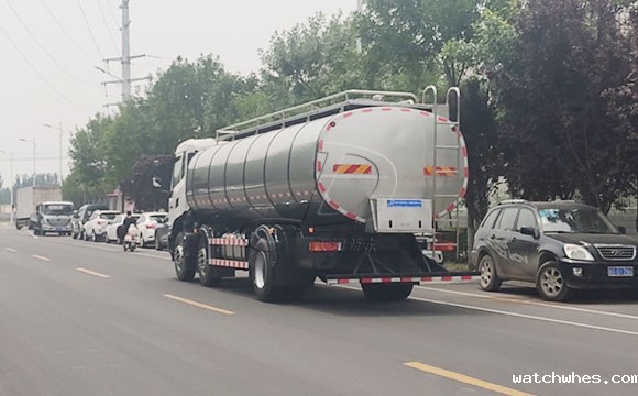 车罐一体牛奶运输车